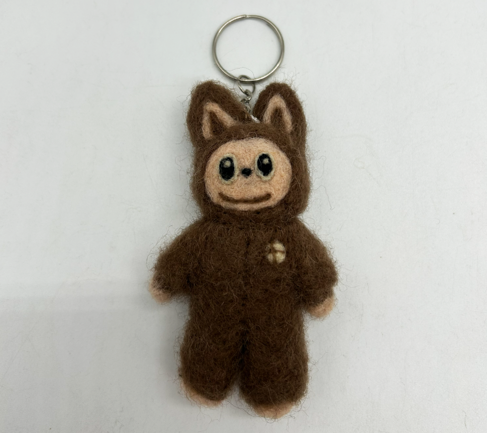 Handmade Needle-Felted Brown Bear Keychain – Cute Animal Character Charm